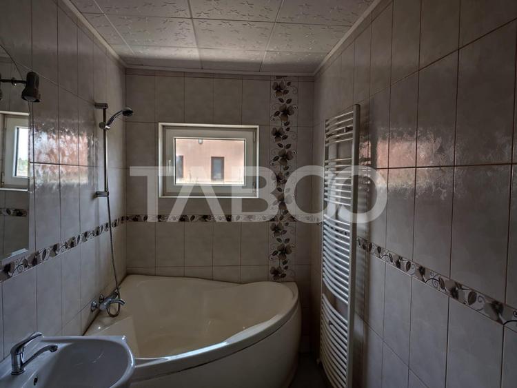 Casa de vanzare cu garaj si curte 147 mpu in Sura Mare Sibiu
