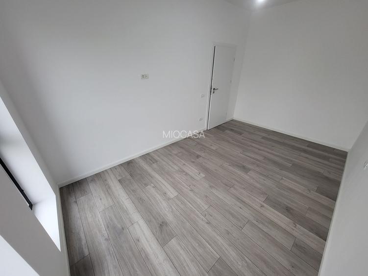 Bloc Nou. Etaj 1. Decomandat. Bucatarie Inchisa. Asfalt - 10