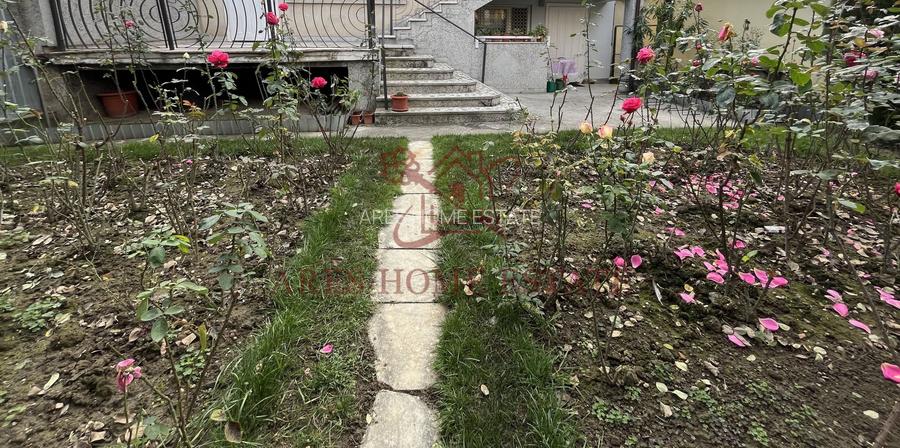 Vilă spațioasă 6 camere în centrul Lugoj – teren 471 mp, garaj - 24