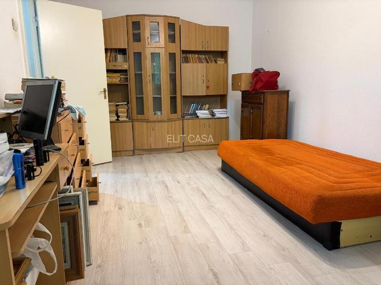 Apartament 2 camere decomandat , etaj 1/10,  zona Tatarasi - 2