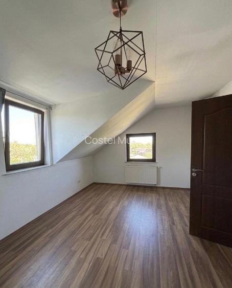 Vila spatioasa + spatiu comercial - 10