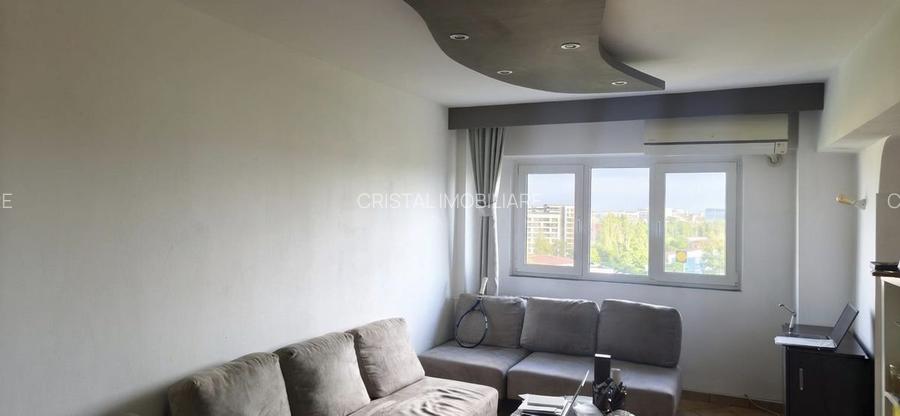 De vanzare apartament 4 camere Crangasi - 2