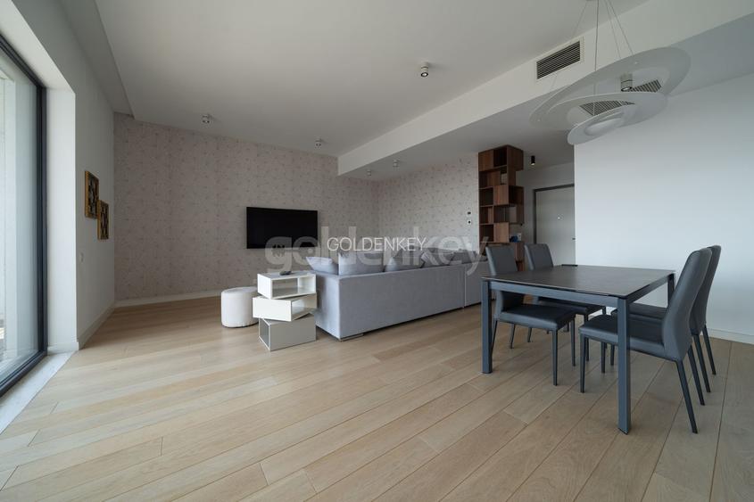 Apartament cu 4 camere | vedere spre lac | 2 garaje - 2