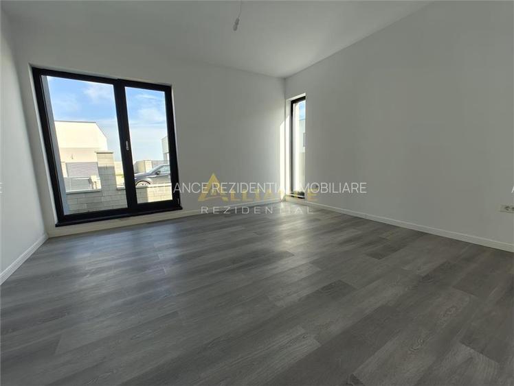 Casa individuala - 3 dormitoare, - 402 mp teren - Aviatorilor - 14