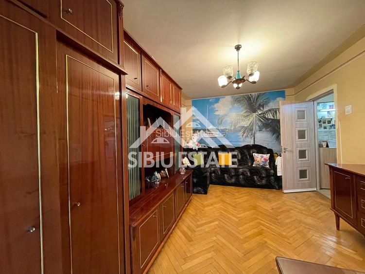 Apartament decomadat cu 3 camere, etaj 2 Cartier Valea Aurie - 11