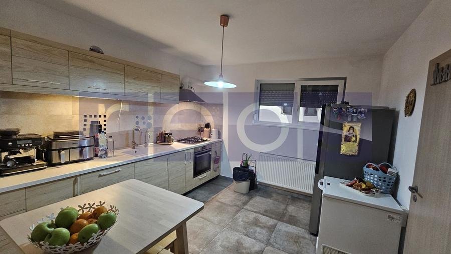 CASĂ P+1 DE VÂNZARE  CARTIERUL LATIN – TEREN 400 MP  - GARAJ - 13