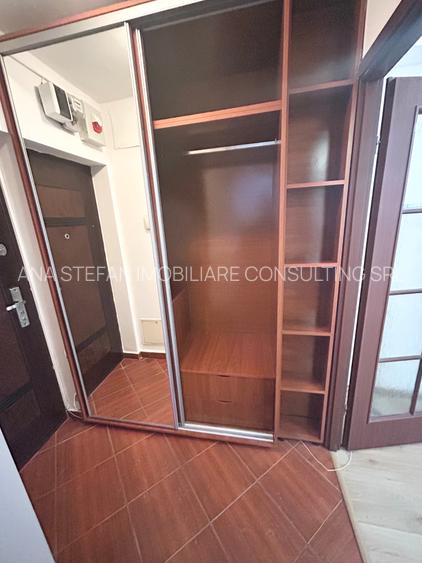 Ion Mihalache - Piata 1 mai / Garsoniera moderna - 13