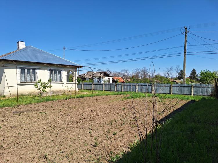 Casa/Teren ~ comuna Smeeni/BZ ~ teren 2878mp ~ Pret: 40.000€ - 5