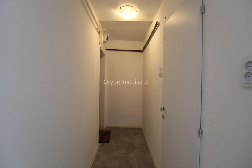 Apartament 2 camere, semidecomandat, 35 Mp,  zona 9 MAI - 8