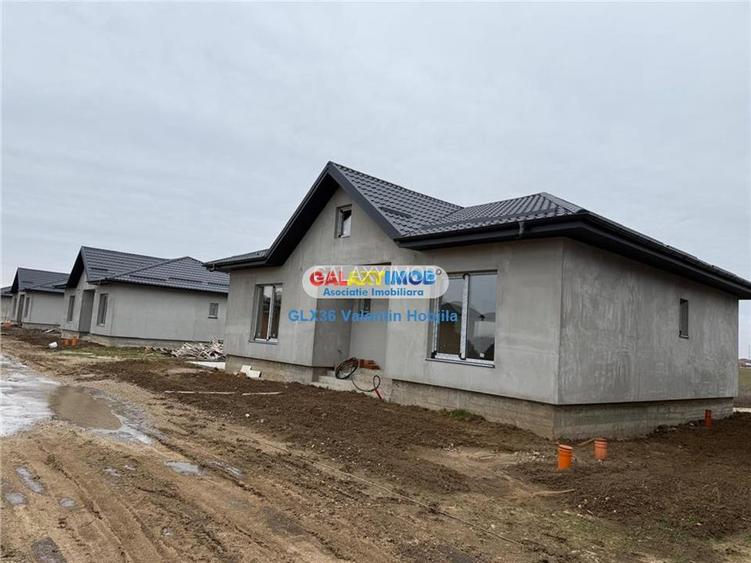 Vanzare vila individuala la cheie 4 camere  Sabareni - Central - 13