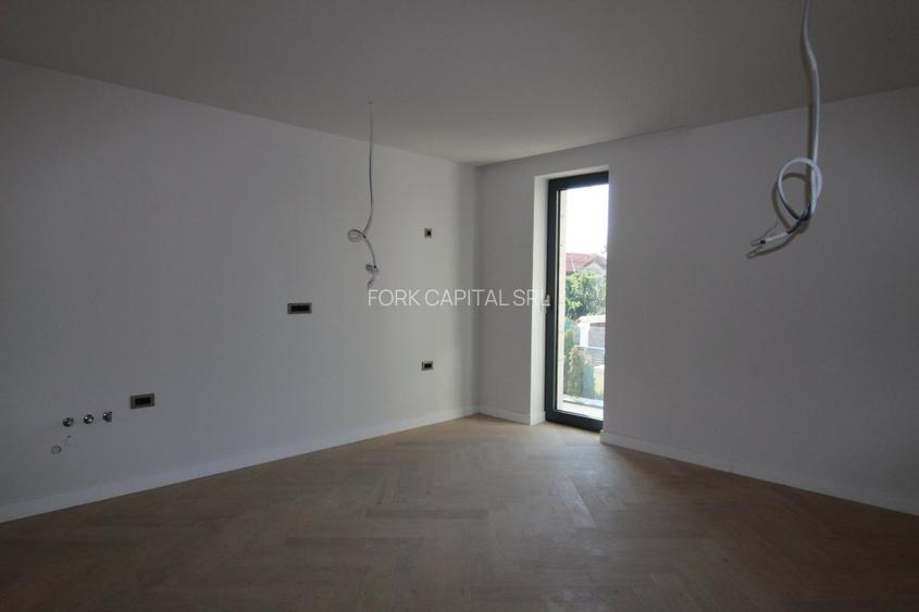 Cambridge School, 4 camere 3 bai 2 terase mari 2 locuri de parcare. Erou Iancu N - 18