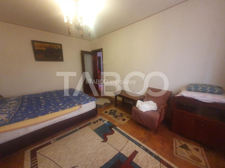 Apartament 3 camere decomandat etaj 2 suprafata 56 mp utili - 2