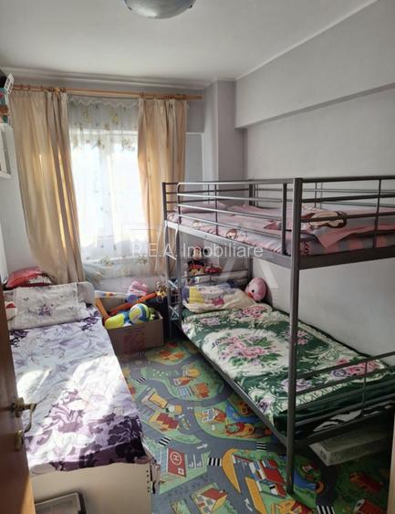 3 camere, et 8/10, bloc 1978-Drumul Taberei - 4