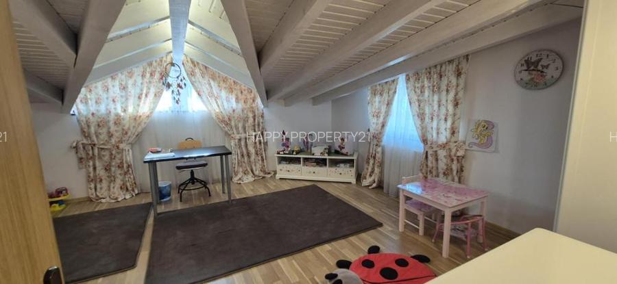 Casa de Vanzare Strada Ofrandei - 8