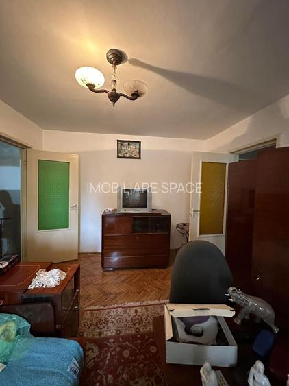 garsoniera situata in zona Manastur - 2