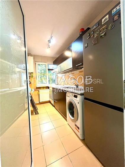 Apartament doua camere, zona Universitatii - Piata Sud Bacau, etajul 1 - 6