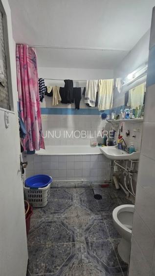 Etaj 1 - 2 camere decomandat - Zimbru - Cofetaria A la Grec - 3