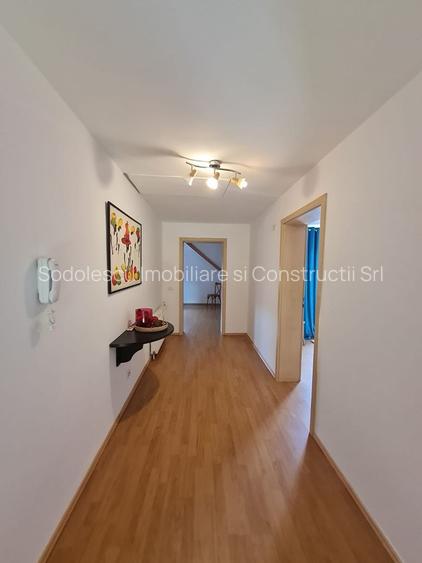 Vila spațioasă și recent renovată în Ghiroda! - 28