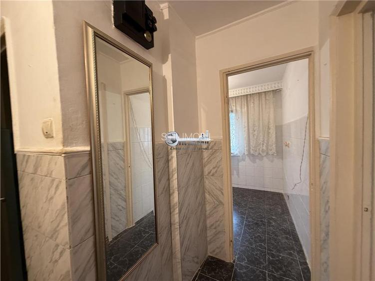 1 CAM NICOLINA DECOMANDAT - 13