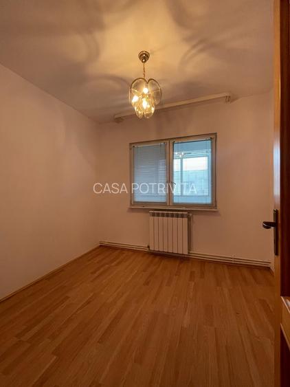 Tomis III, apartament cu 4 camere decomandate, centrala pe gaz, liber - 12