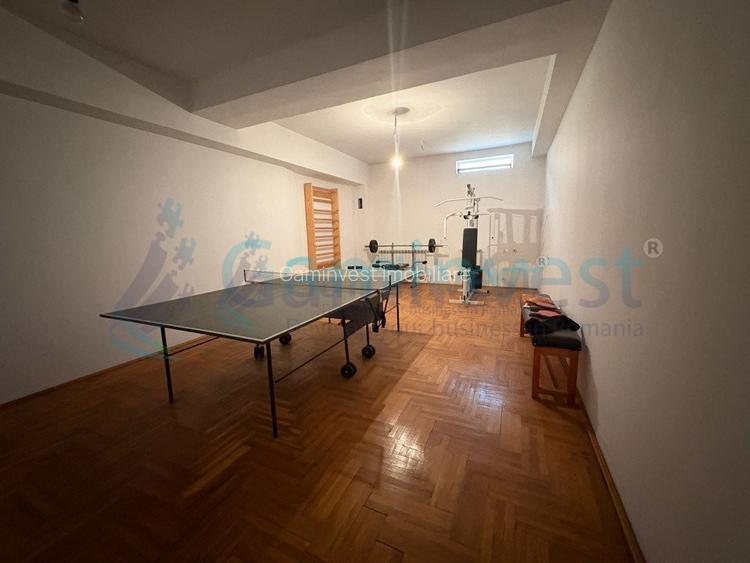 Vila cu 13 camere si 3000 mp de teren in Sanmartin, Bihor - 6