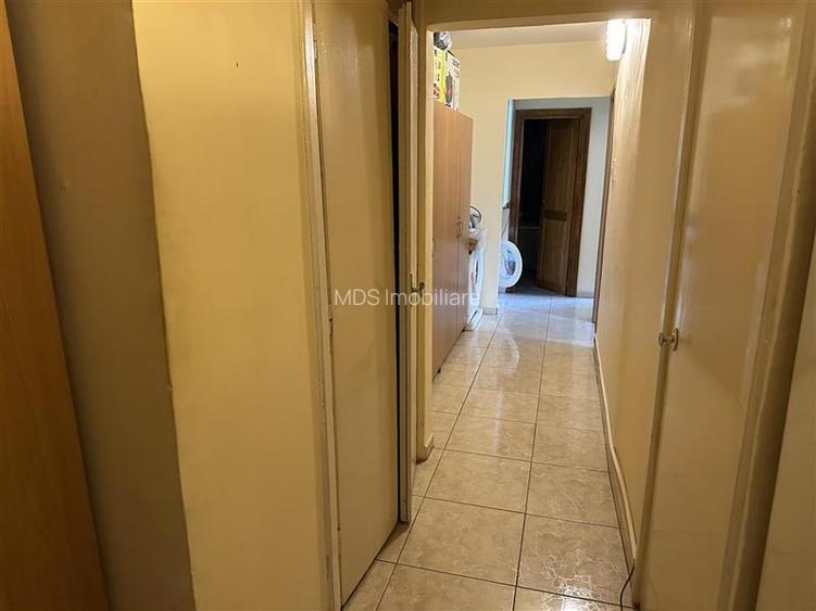 Decomandat etaj intermediar - 5