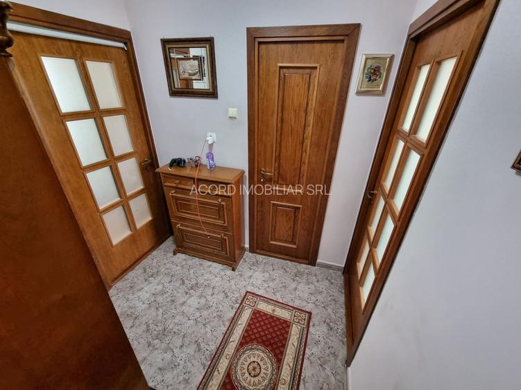 Apartament 3 camere zona Capitol - 11