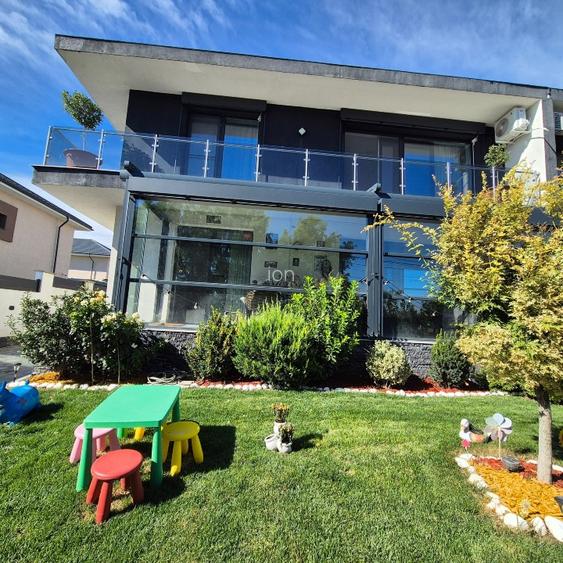 Casa 5 camere, 3 bai, 3 locuri de parcare, teren 302 mp, Tunari, vedere la lac - 15