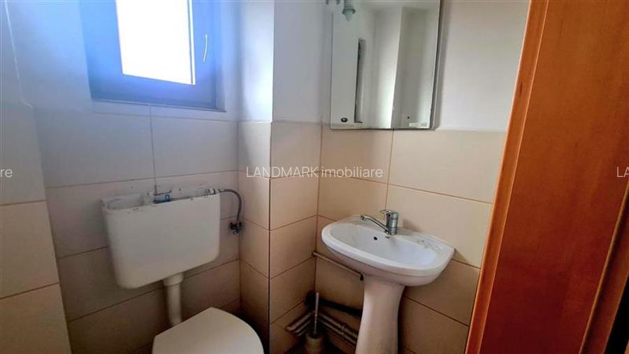 Casa cu 10 camere de vanzare,  zona Semicentrala, - 14