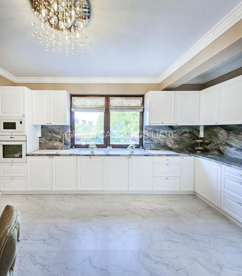 Casă superfinisată, complet mobilată, cu piscină încălzită – 5 camere, 5 băi - 10