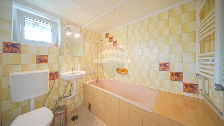 Vilă cu farmec istoric în Bușteni, pensiune sau locuință de vacanță! - 23