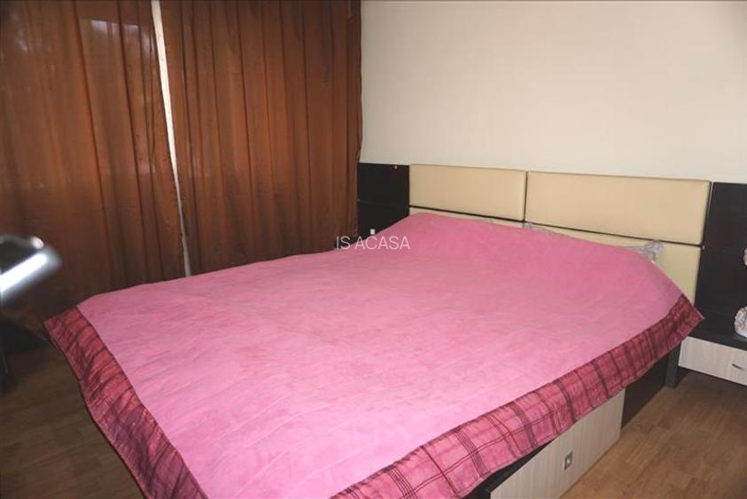 Apartament cu 4 camere si CT in 1 Mai - 3