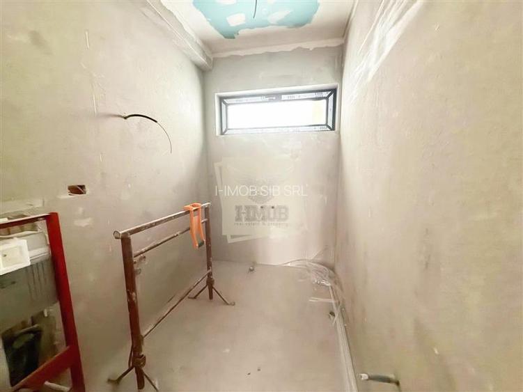 Casa individuala cu 4 camere 3 bai si 390 mp teren in Sura Mica - 17