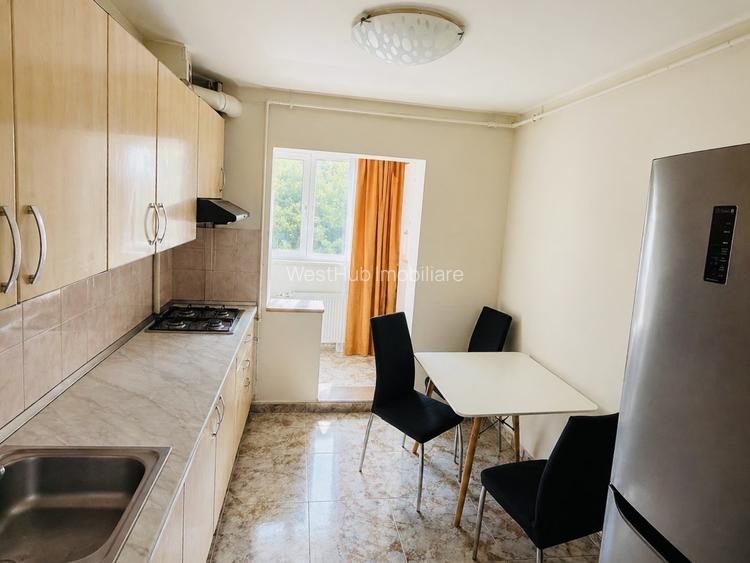 Apartament 3 camere, decomandat, etaj 2 - zona Olimpia Stadion - 3