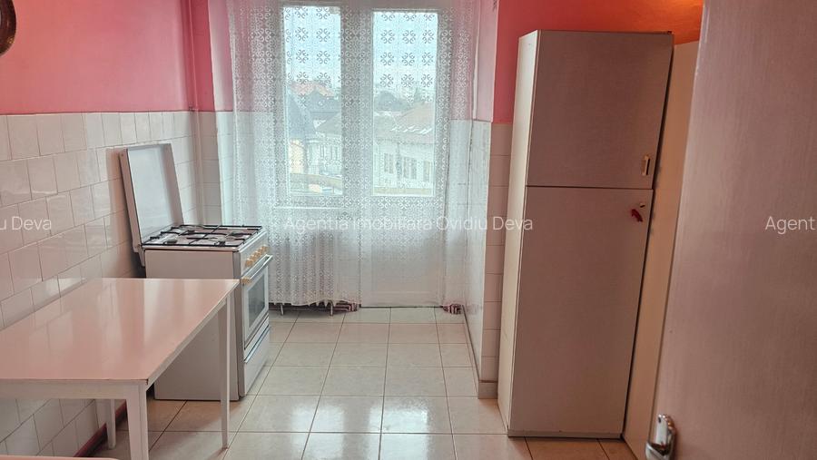 Vand apartament 2 camere decomandat in Deva, etaj 2, zona  Avram Iancu - 5