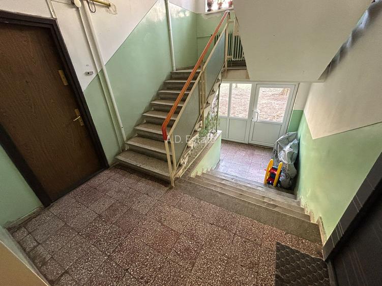 Titan Jean Steriadi 33 Mp Parter Inalt Bloc 1970 Reabilitat 12 Min Metrou - 7