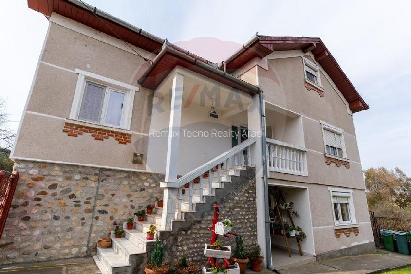 Casă / Vilă de vânzare in Cristur jud.Hunedoara - 2