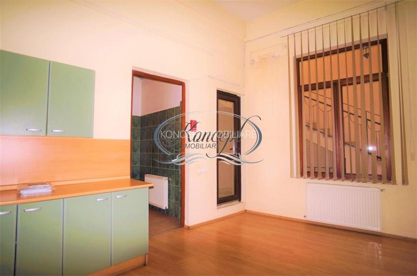 Vila interbelica in Piata Muzeului - 20