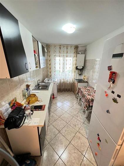 Apartament 2 camere, hol patrat, logie + balcon, zona Razboieni - 2