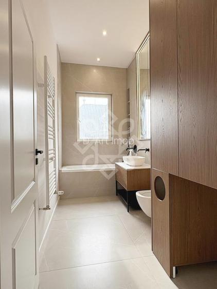 Apartament pe doua niveluri cu terasa, strada Vasile Alecsandri - 8