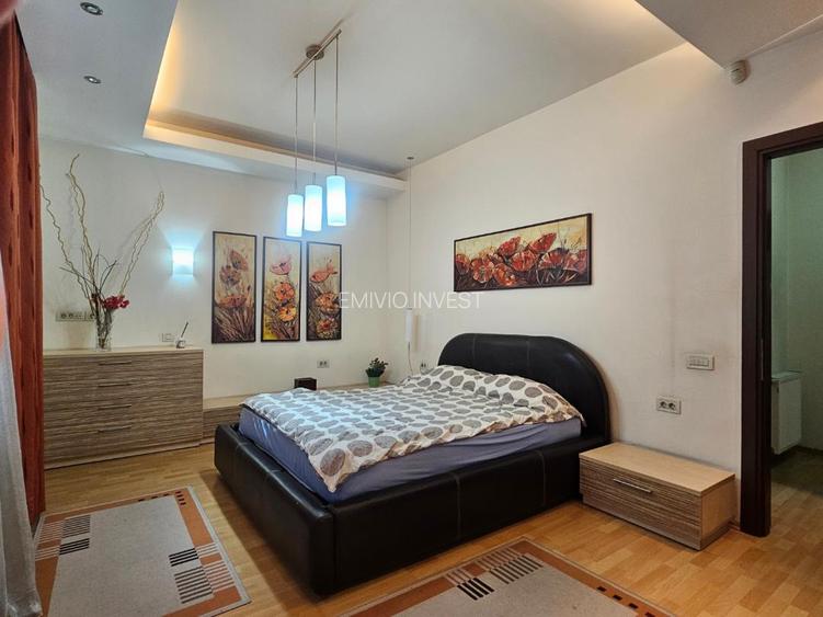 Baneasa - vila 2006, 10 camere, 5 bai, garaj și curte liberă 710 mp! - 4