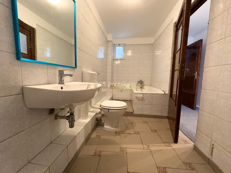 Casa de vanzare | Banu Manta | 7 Camere | 2 Parcari | 310 MP | Renovat - 13