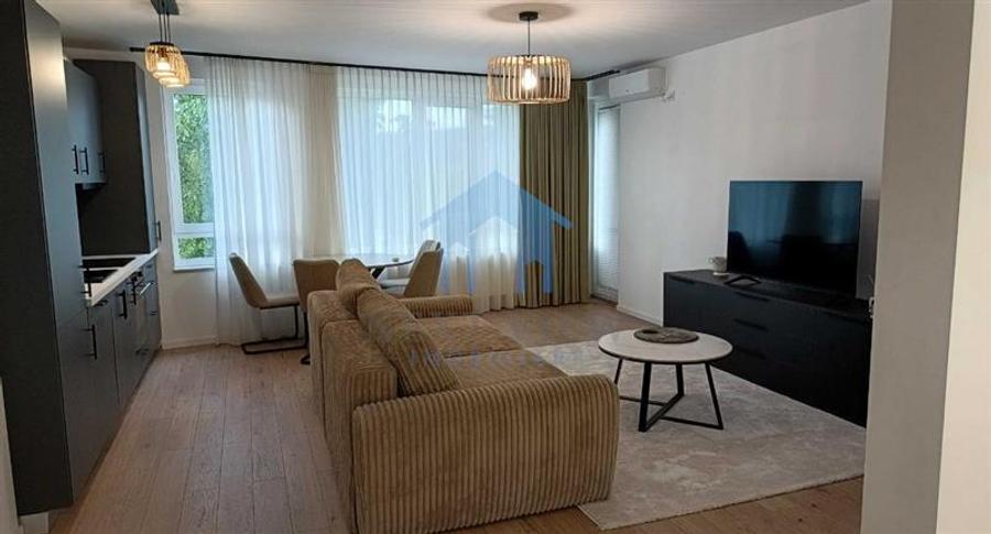 Apartament 3 camere, Piata 1 Mai
