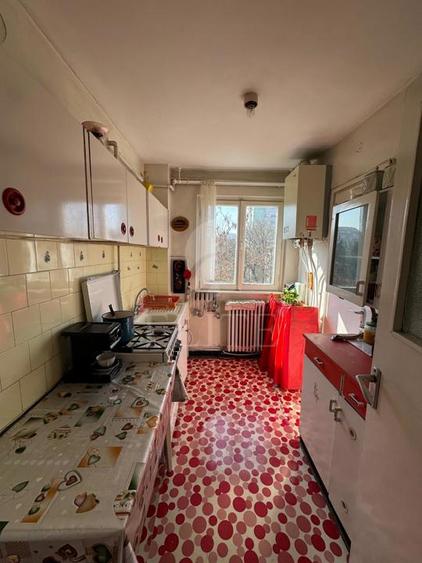 Apartament 3 camere în zona DIANA