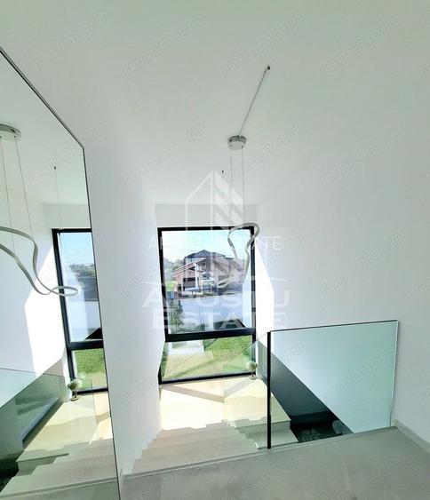 Casa spectaculoasa. Design deosebit. Pozitie centrala. La 5 min de M City. - 3