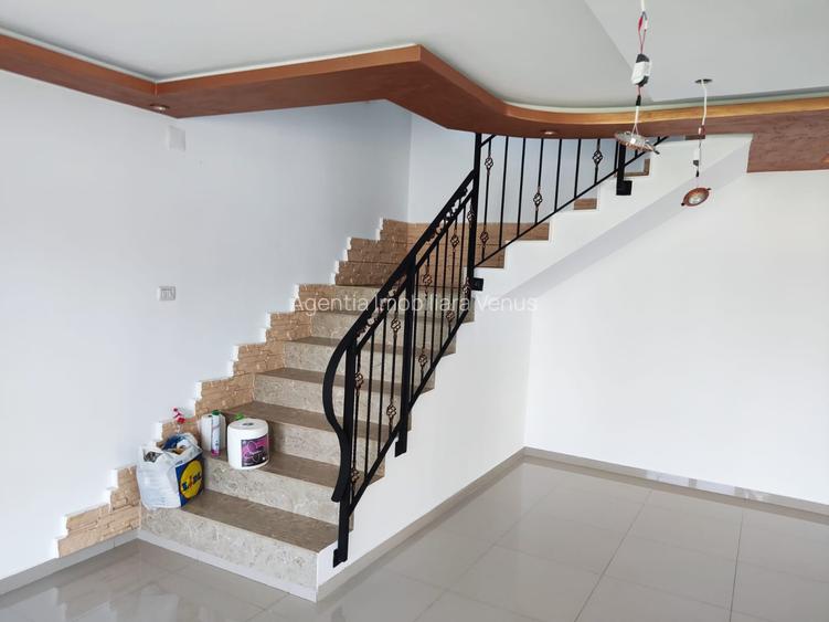 Casa P+M renovata cu 1100mp teren - 3