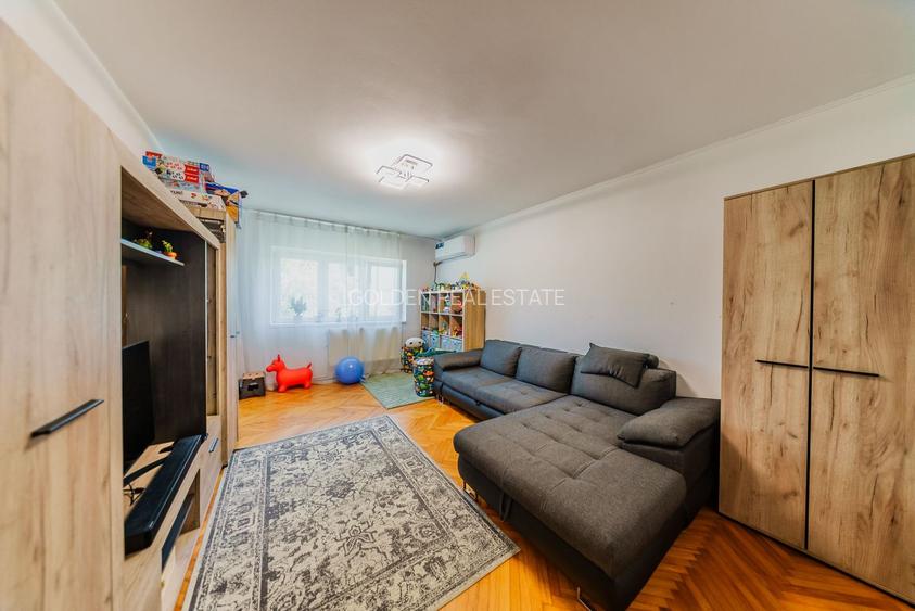 Apartament 2 camere, zona 300, decomandat, etaj 1 - 2