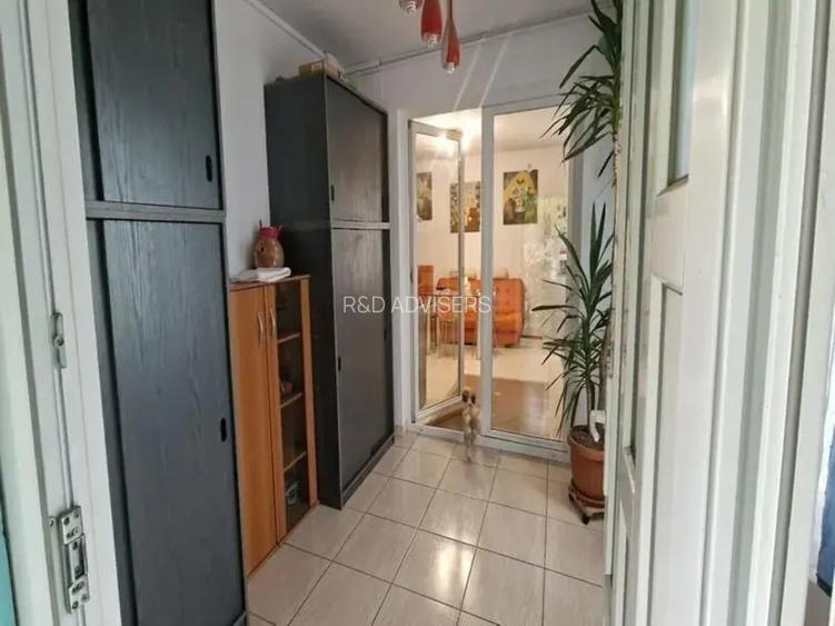 Descoperă Potențialul Casei Spațioase cu 6 Camere în Zona Viilor, București - 4