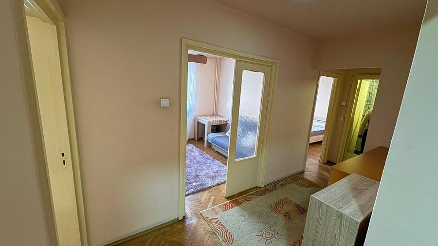 Inchiriez apartament 3 camere, decomandat, ultracentral, etaj 3/10, Bd. Magheru  - 6