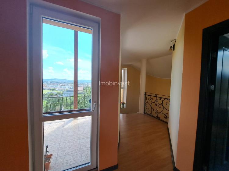 Vand casa tip vila cu 5 cam.in zona Unirii - 7